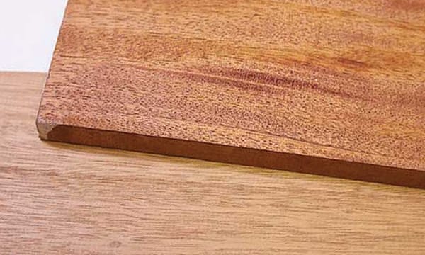 Kayu Mahoni (Swietenia mahagoni): Karakter, Keunggulan & Aplikasi Furniture